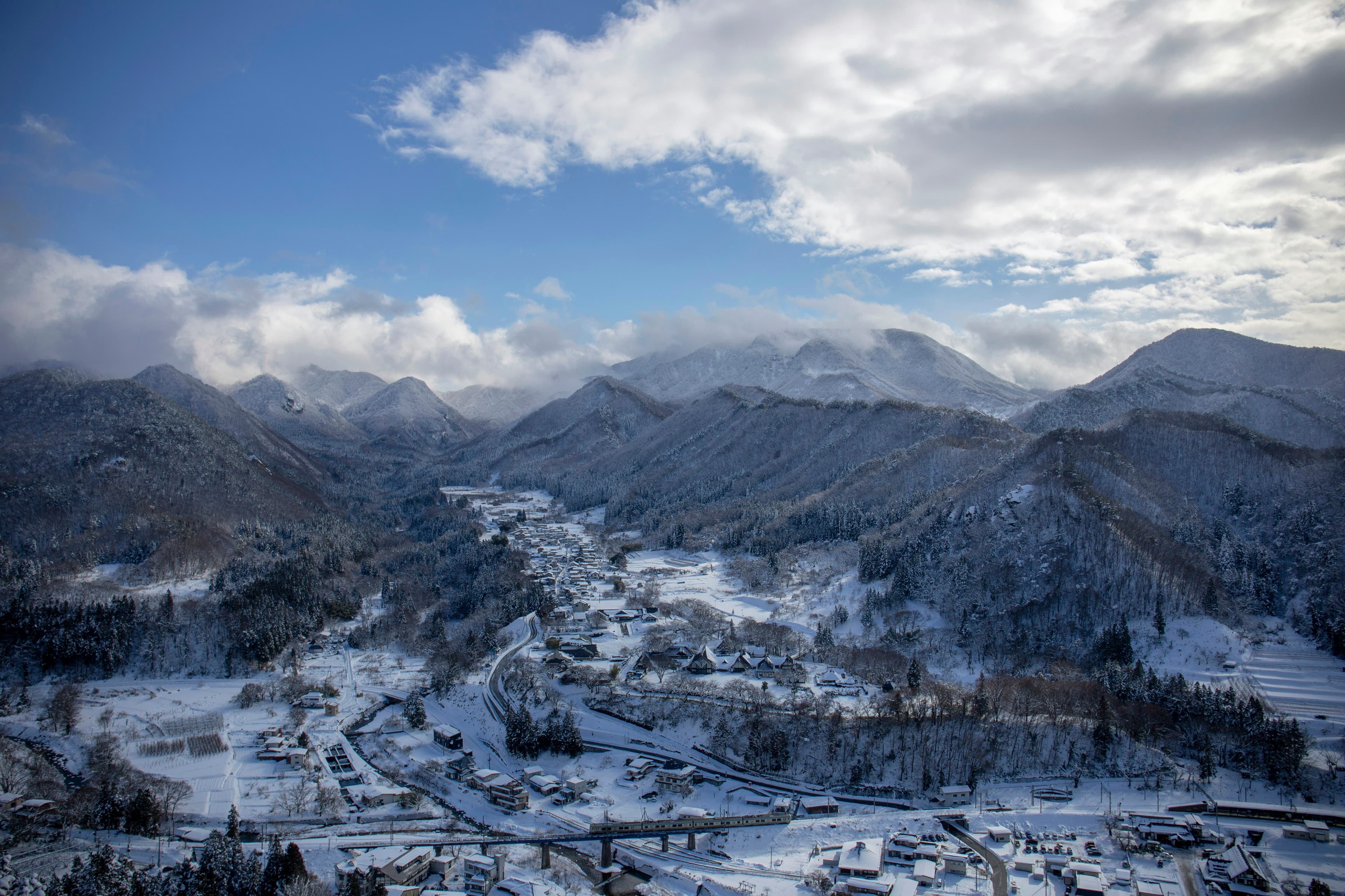 山形県の山岳風景
